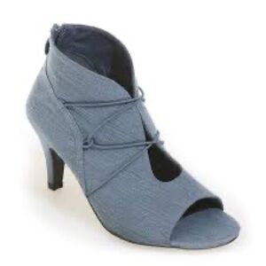 New ligth blue booties  Sz 7.5M